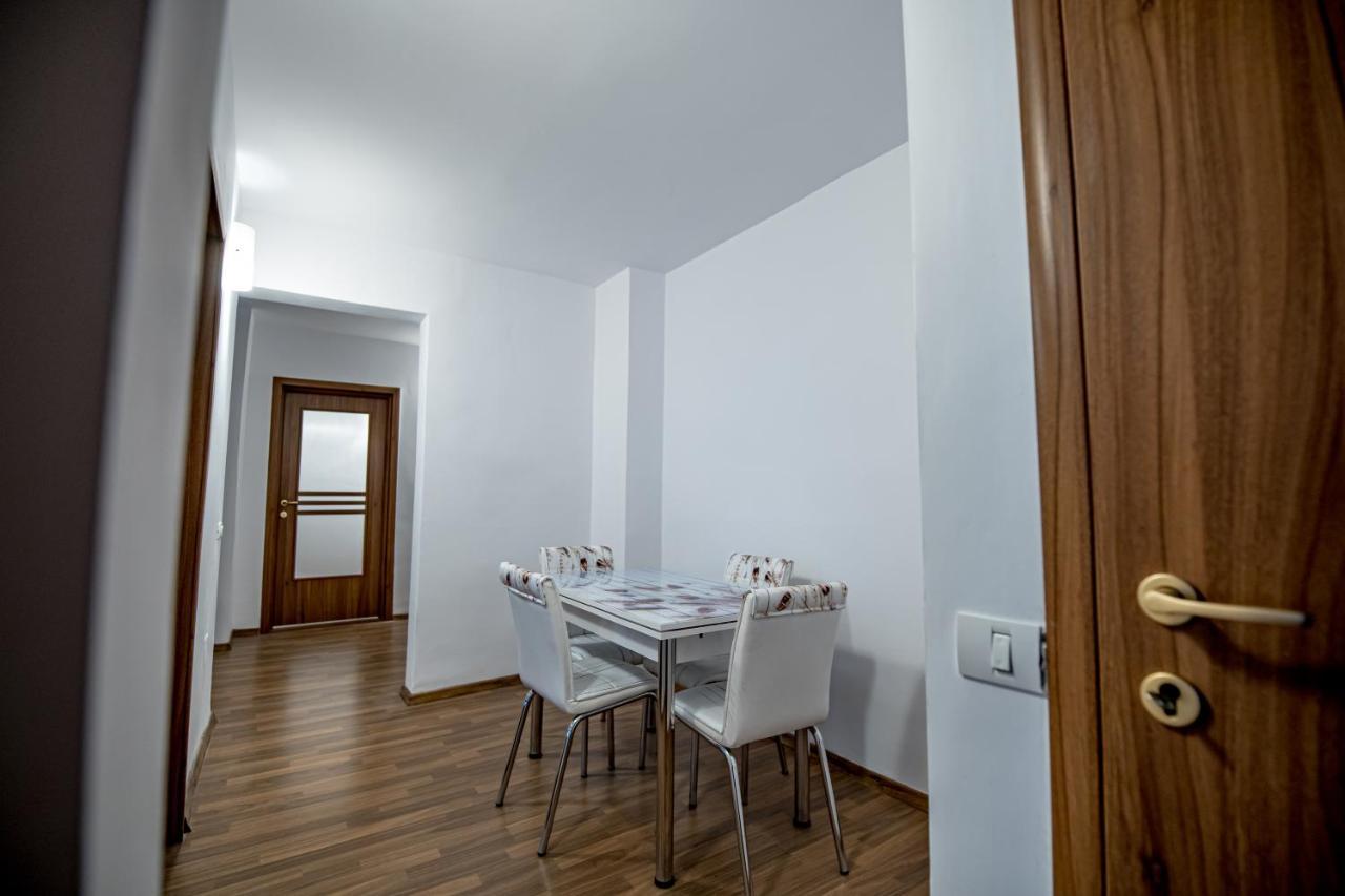 Apartament 3 Camere Royal Brasov Luaran gambar